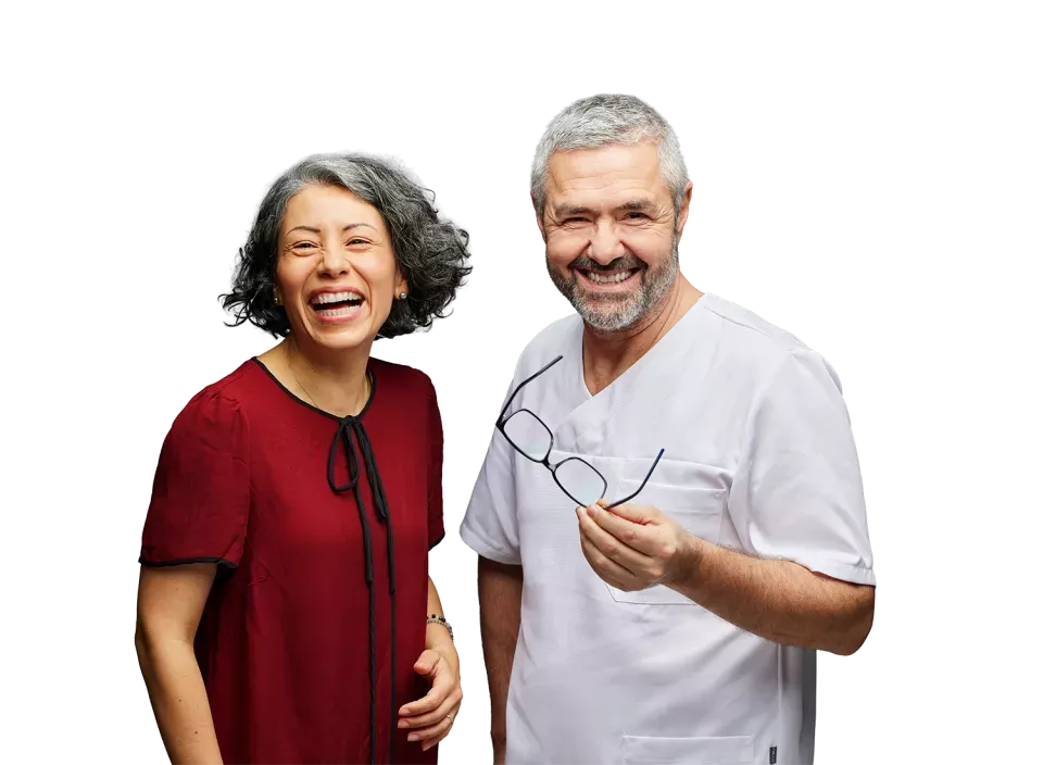 Patient-laughing-and-doctor-with-glasses-in-the-hand